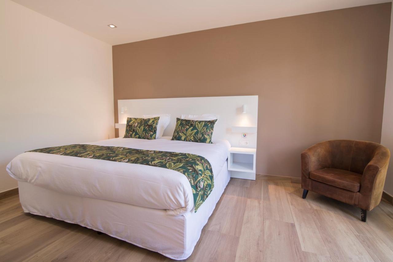 Le Clos Des Bleynoux Saint-Etienne-de-Fontbellon Bagian luar foto