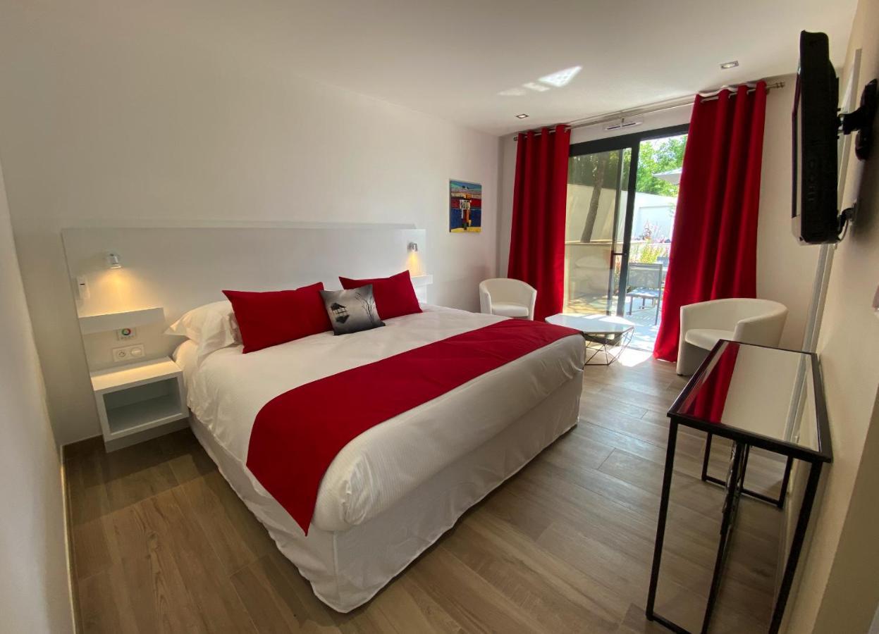 Le Clos Des Bleynoux Saint-Etienne-de-Fontbellon Bagian luar foto
