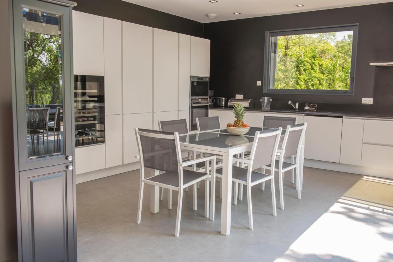 Le Clos Des Bleynoux Saint-Etienne-de-Fontbellon Bagian luar foto